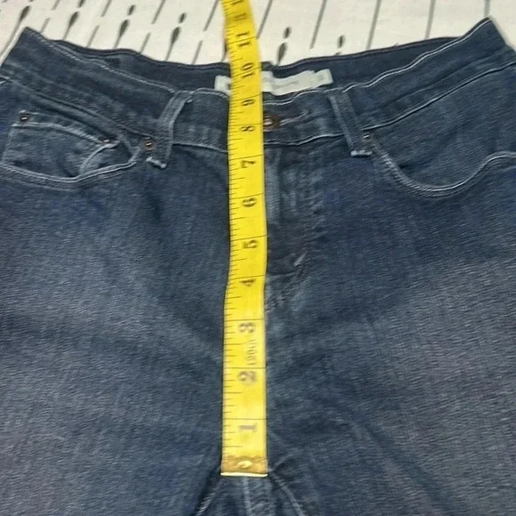 Levi Cut off's. Levi's  Jean Shorts. Denim Shorts. Size 2 - Picture 5 of 10